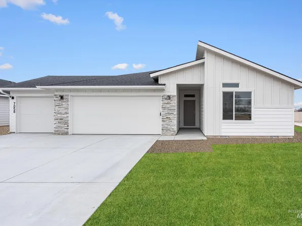 924 NE Trailridge St, Mountain Home, ID 83647