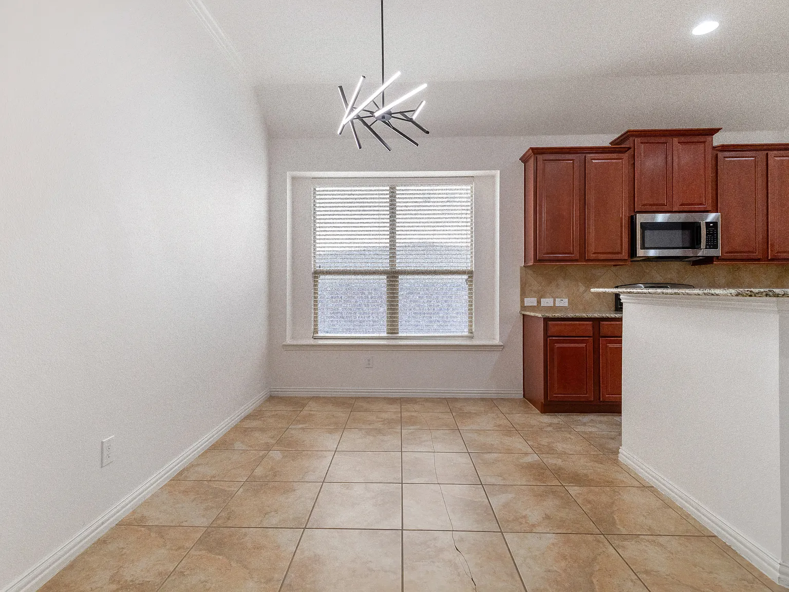 3 bed, 1875 sqft, $2,300 — Photo 4