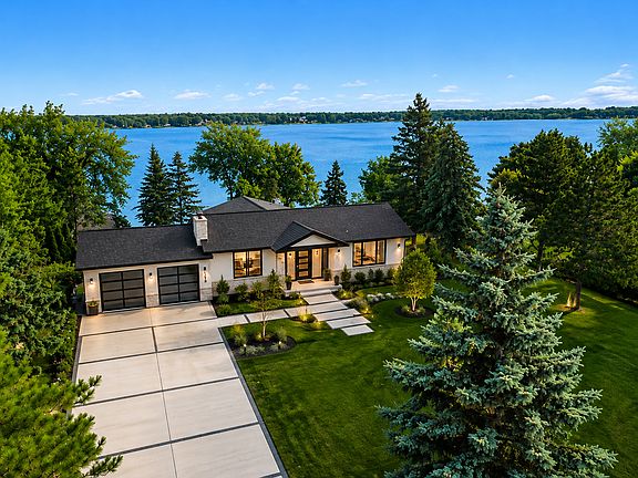 5th image of 34399 Engstrom Beach Ln