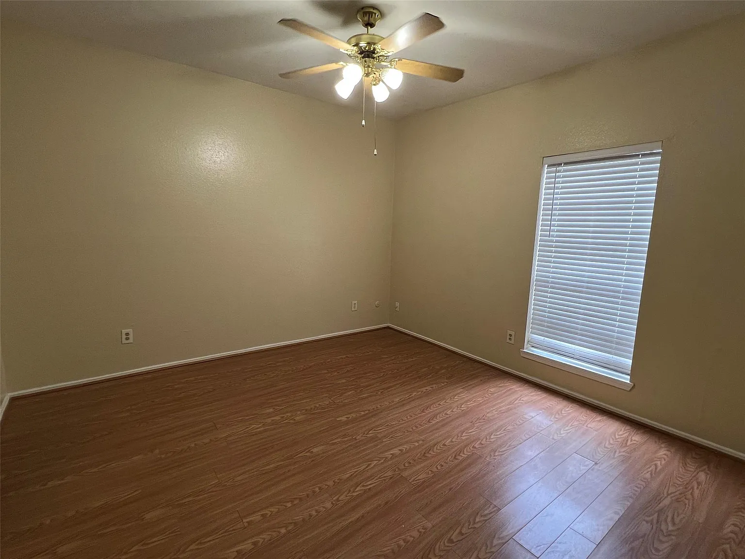 1 bed, 1.0 bath, 736 sqft, $880 — Photo 3
