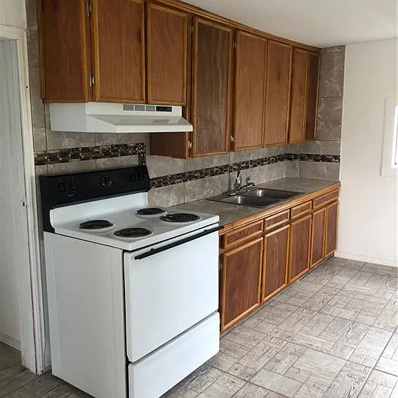 610 E Park Ave — Photo 12