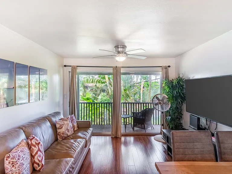 Lower Honoapiilani Rd — Photo 30