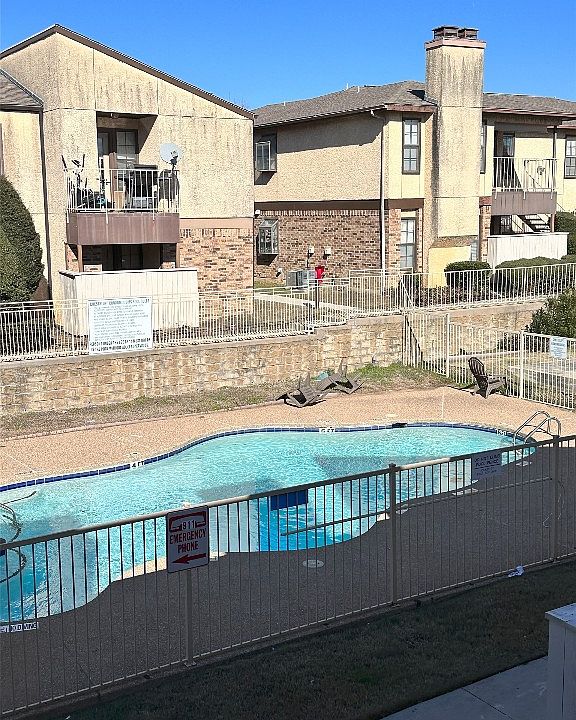 1st image of 1745 Crest Grove Dr