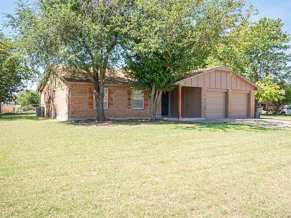 2nd image of 5408 NW Cottonwood Dr
