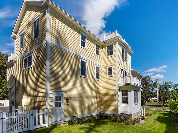 3rd image of 75 Strickland Rd Unit F