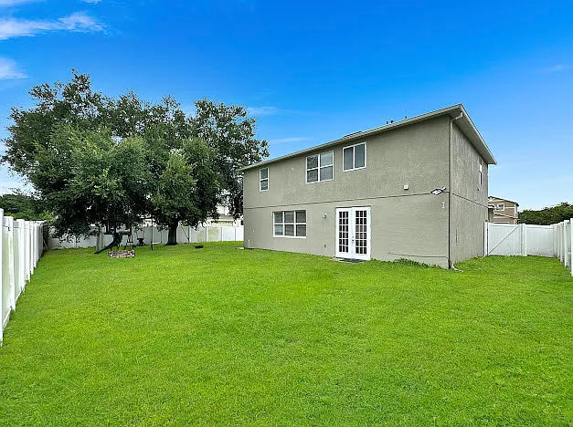 4 bed, 3142 sqft, $2,700 — Photo 3