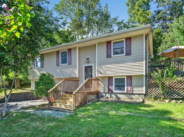 20 St Georges Avenue, Monroe, NY 10950