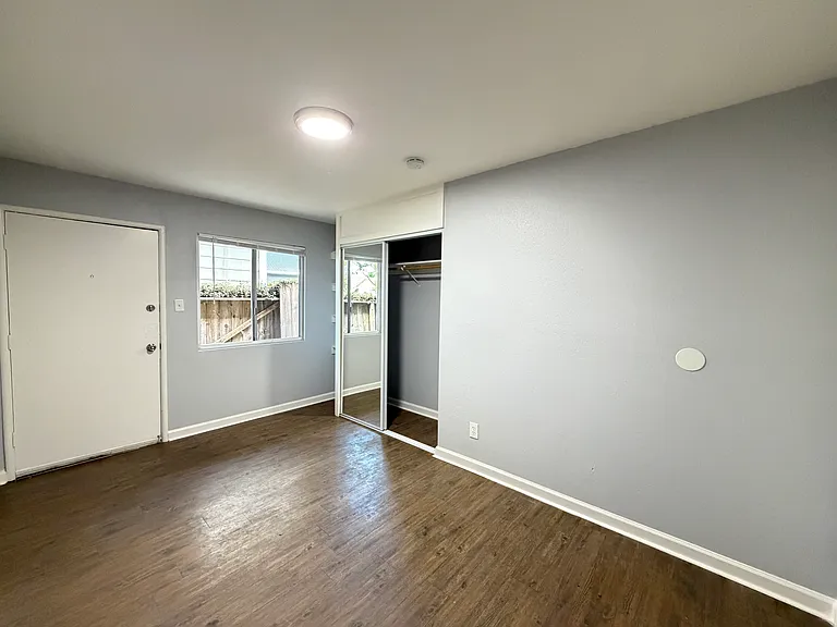 6433 Telegraph Ave — Photo 2