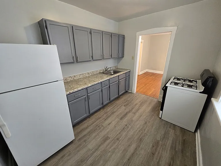 4824 N Avers Ave #2E — Photo 3