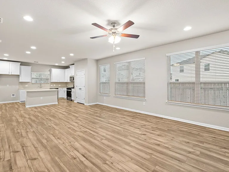 1156 Autumn Heather Dr — Photo 7
