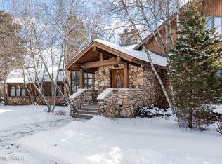 22 1/2 Chatham Ln, Oak Brook, IL 60523