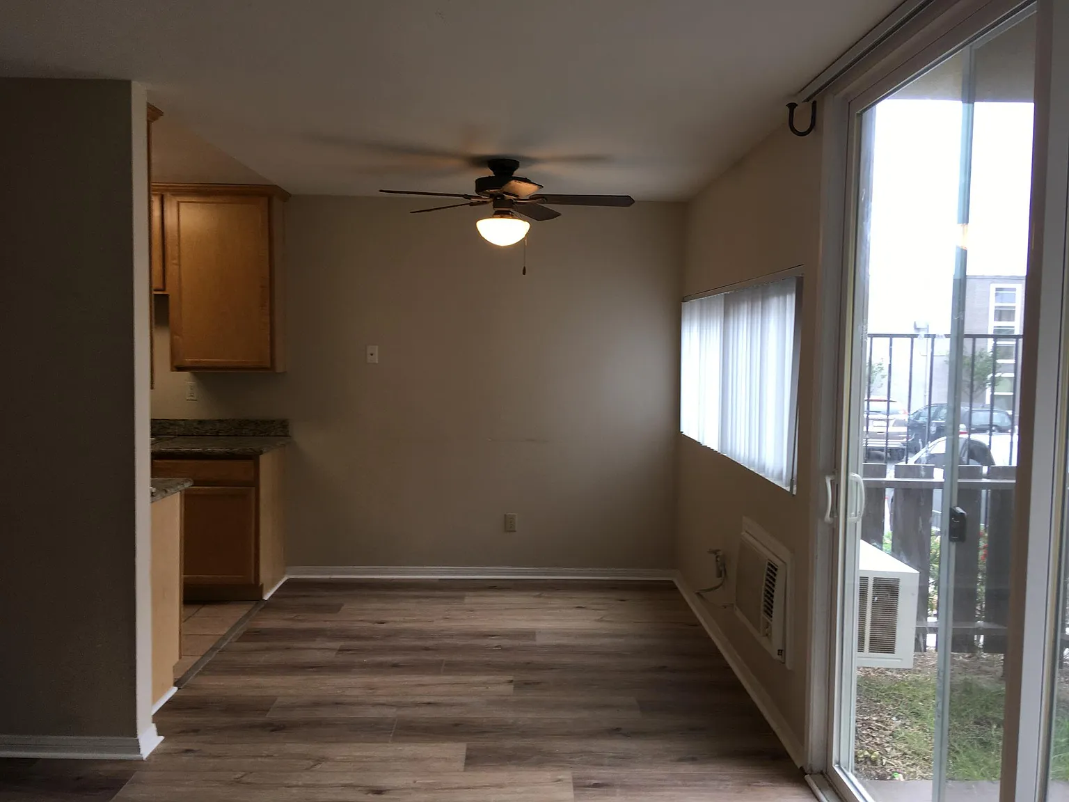 2 bed, 1.5 bath, 794 sqft, $2,449 — Photo 3