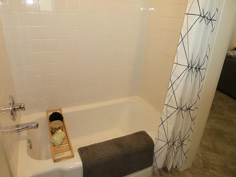 2303 Devonshire Dr — Photo 16