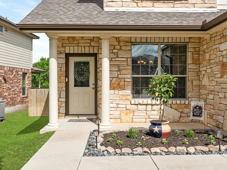 5221 Cicero Dr — Photo 2