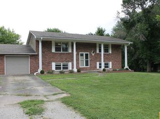 27562 Southwood Ln, Sedalia, MO 65301