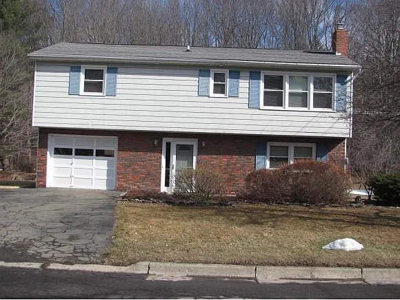 117 Sandy Dr photo 1