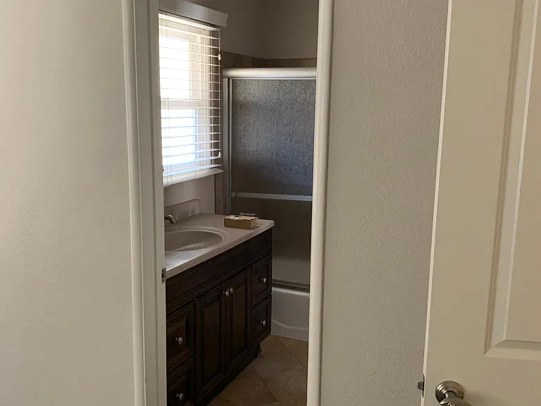 9030 Swinton Ave — Photo 18