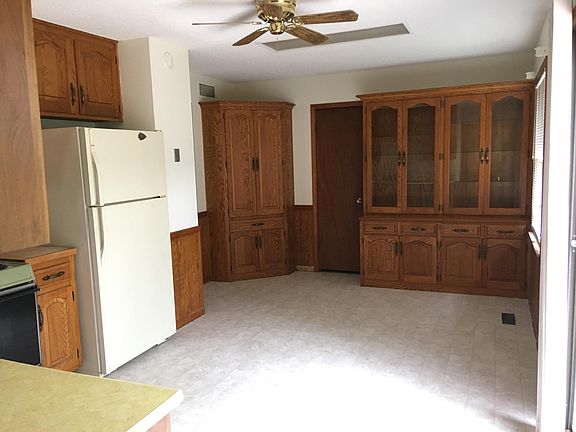 5th image of 601 W 89th St