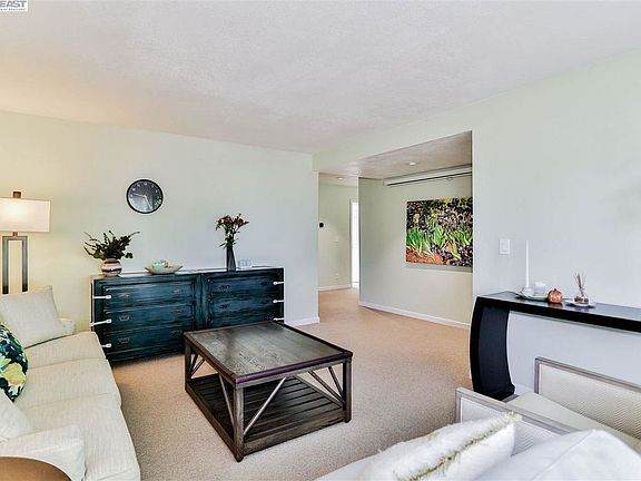5th image of 2612 Central Ct