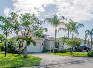 698 Crossfield Cir, Naples, FL 34104