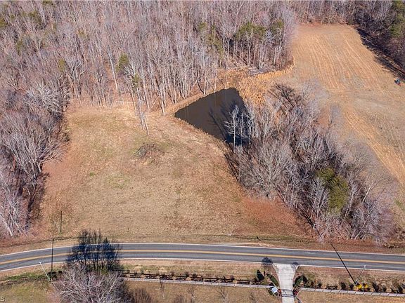 3rd image of 6719/6721 Keansburg Rd #1