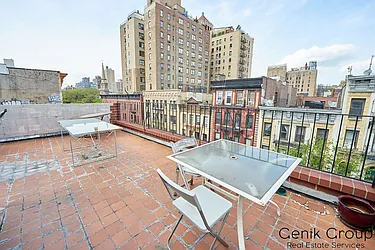 Rented by Genik Group Corp