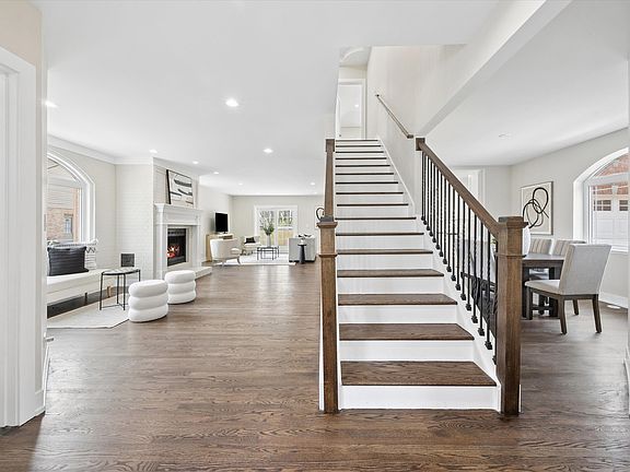3rd image of 9807 W 57th St
