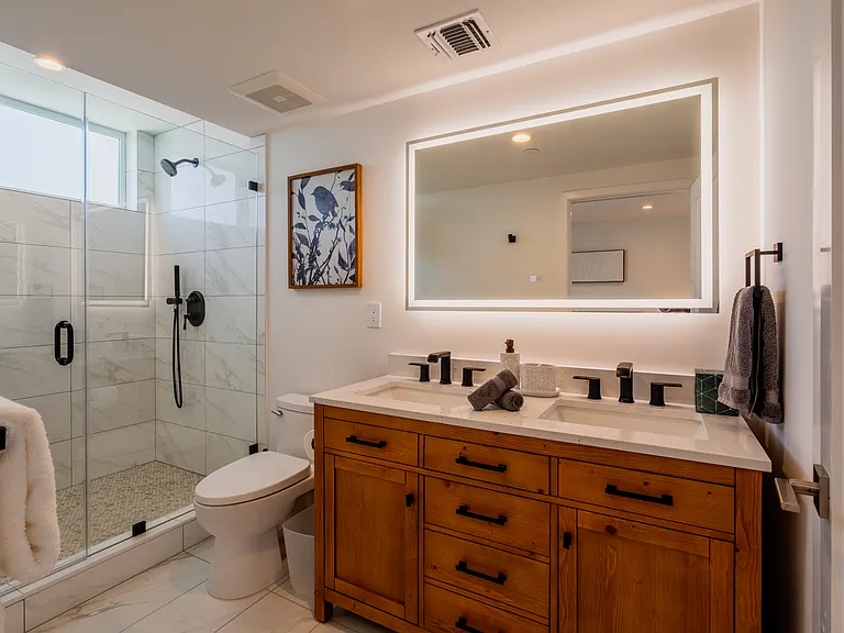 2553 Thurman Ave #2 — Photo 18