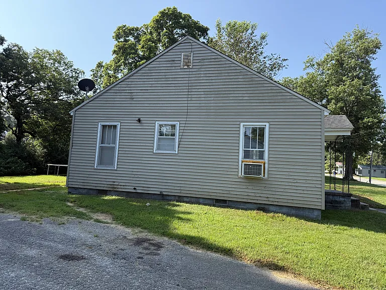 347 S Cedar St — Photo 14