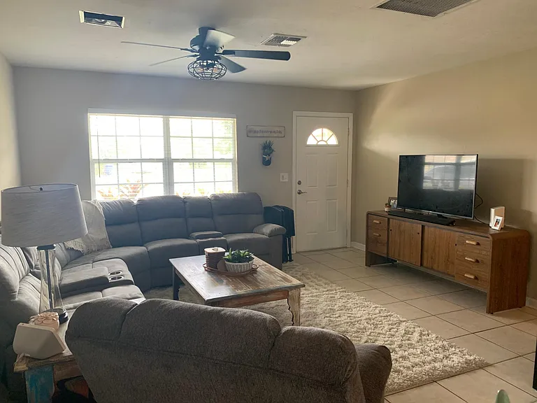 Lotus Rd — Photo 3