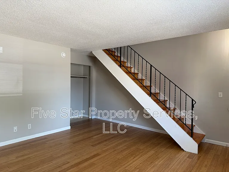 Lake Shore Apartments — Photo 11