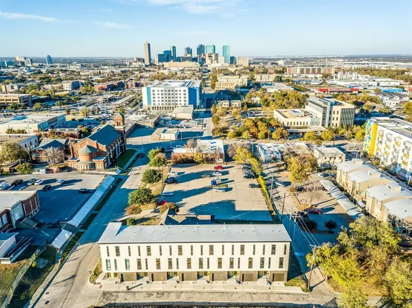 444 W Morphy St, Fort Worth, TX 76104