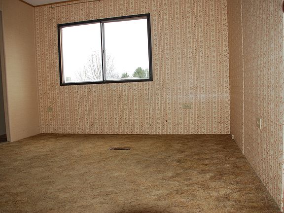 3rd image of 665 Saco St Lot 120