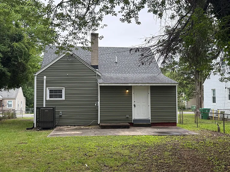 1419 Overlook St — Photo 2