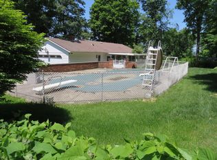 7 Crest Hill Dr, Sussex, NJ