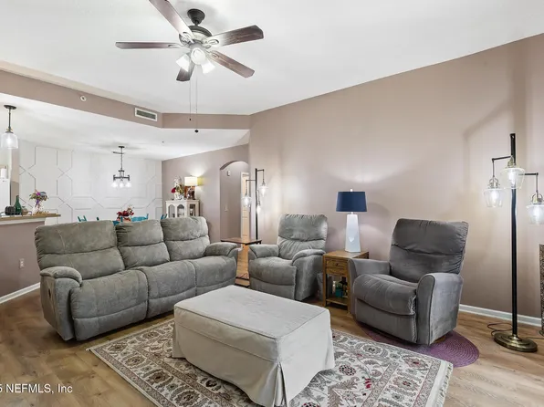 785 OAKLEAF PLANTATION Parkway #324, Orange Park, FL 32065