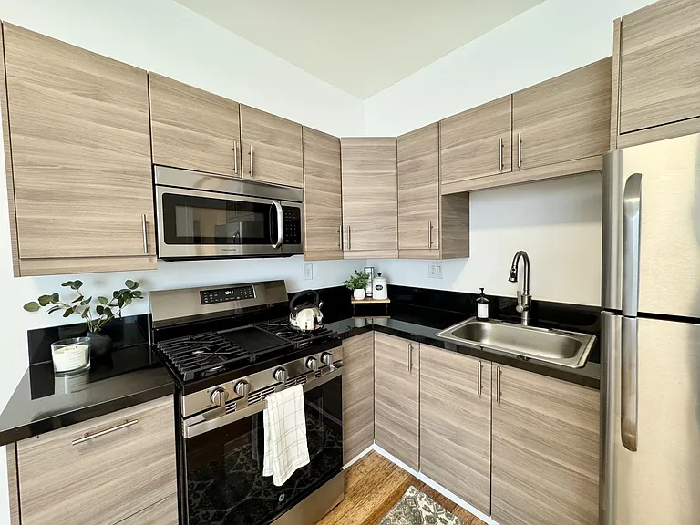 1101 Westerly Terrace — Photo 1