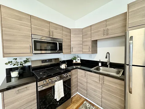 Live in the heart of Silver Lake at 1101 Westerly Terrace Photo 1