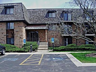 12 Oak Creek Dr APT 2212, Buffalo Grove, IL, 60089