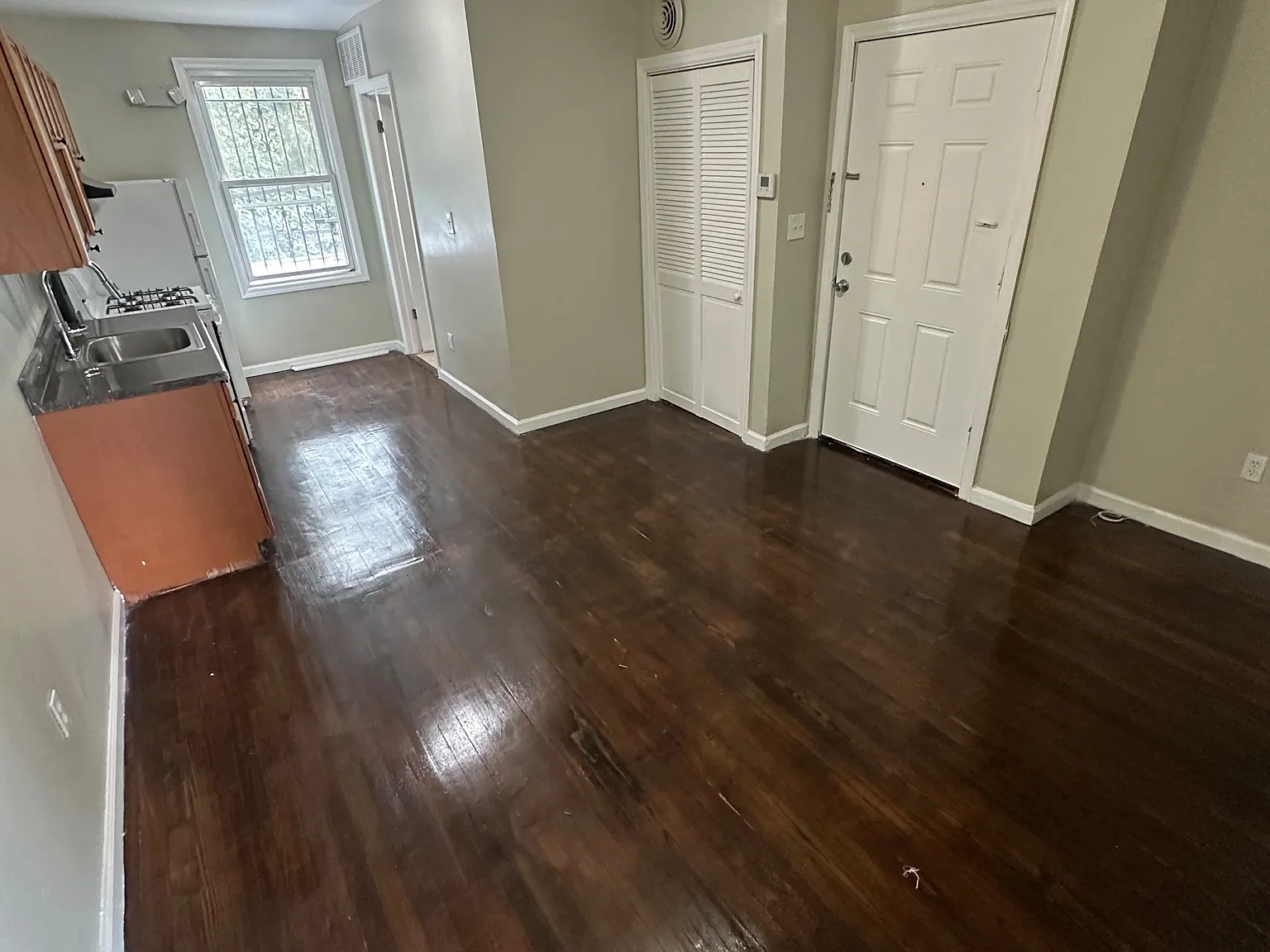 Studio, $1,395 — Photo 2