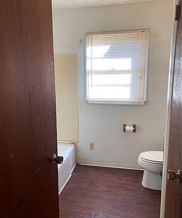 5th image of 2406 Twin Ave