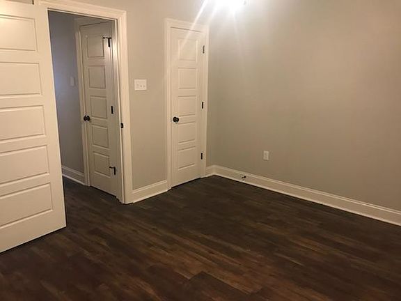 4th image of 721 Lynn Dr