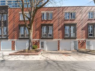 1422 S State St, Chicago, IL 60605