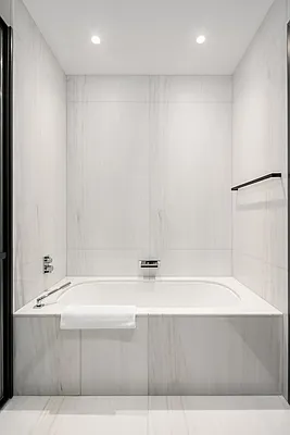 Rented by Extell Marketing Group LLC | media 34