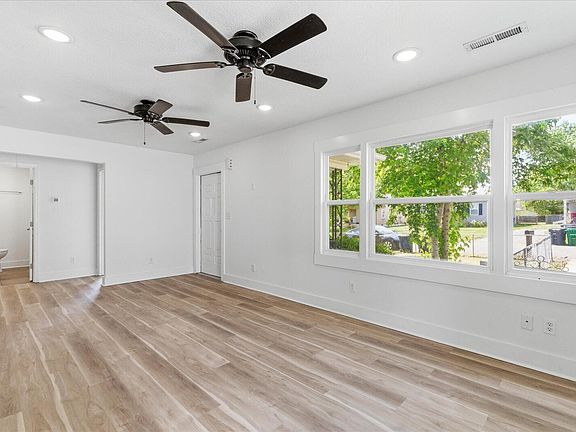 4th image of 1302 Adonna Ln