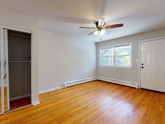 3rd image of 1340 W Pratt Blvd APT 1C