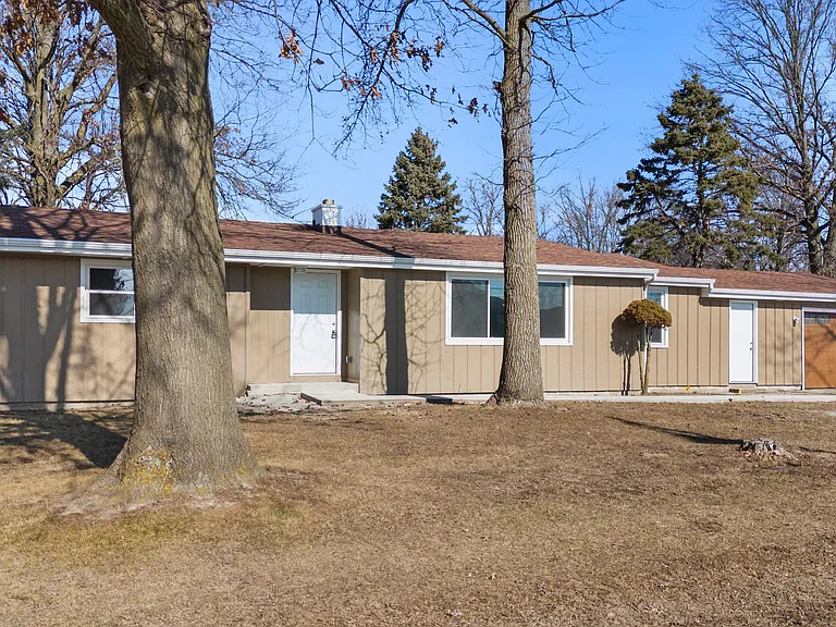 1514 W Dupont Rd — Photo 22