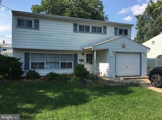 32 Livingston Dr, Hamilton, NJ 08619