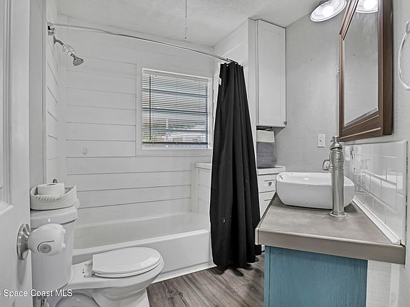 5th image of 4418 Eleanor Dr