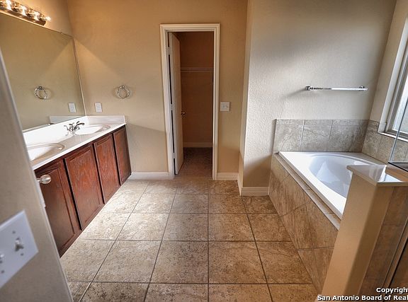 4th image of 3517 Nuhn Way
